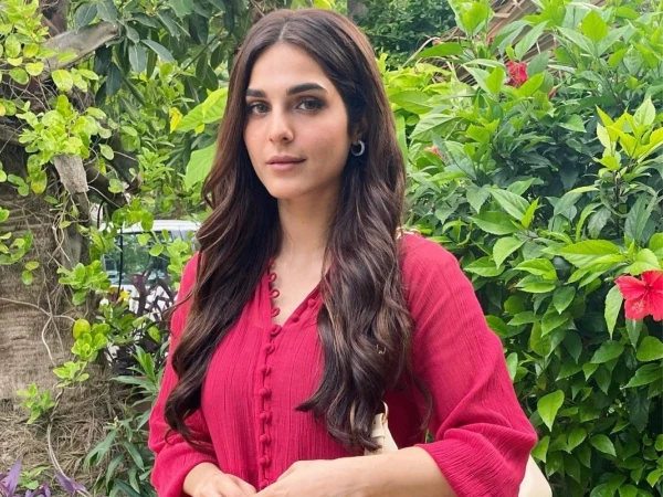 Mehrunisa Iqbal Advises Actresses to Marry Early for Stability and Peace